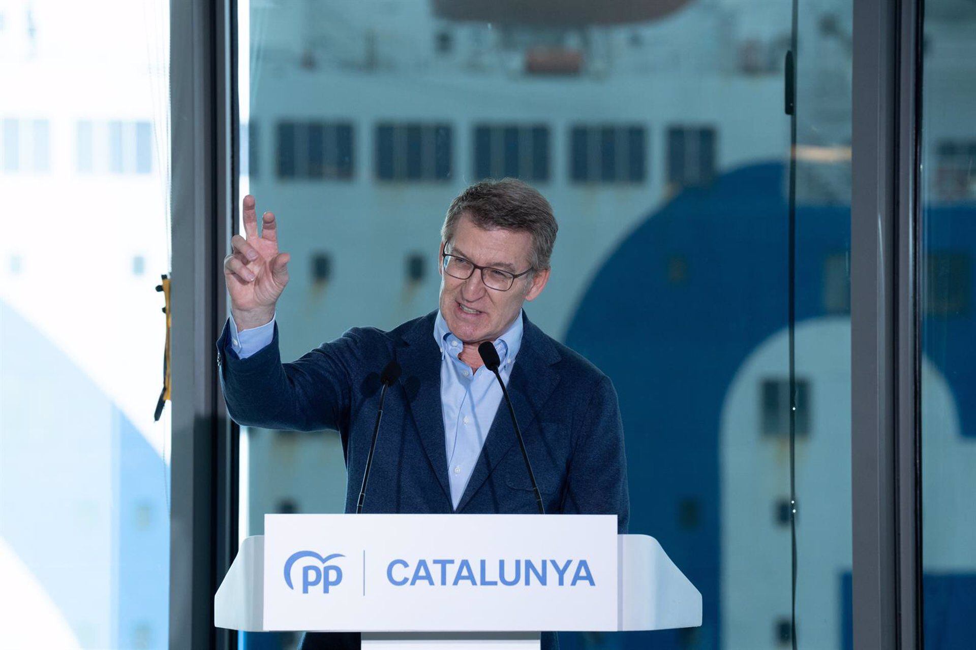 El líder del PP, Alberto Núñez Feijóo, interviene durante un acto de la Junta Directiva Autonómica del PP de Catalunya. (David Zorrakino. Europa Press)