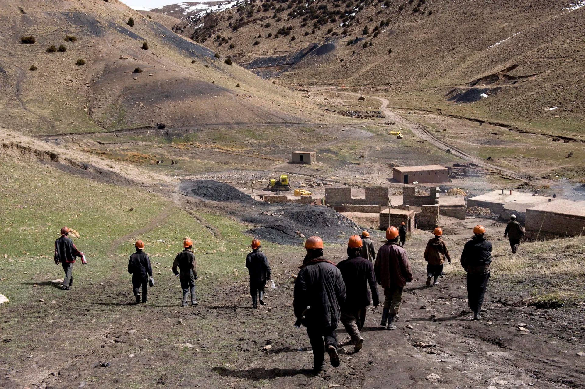 China busca ganar la carrera contra otros países y hacerse con las reservas de litio afganas (EFE)