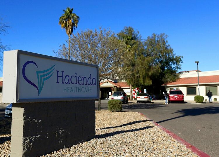 En esta fotografía del 4 de enero de 2019 se muestra la clínica privada Hacienda HealthCare en Phoenix. (AP Foto/Ross D. Franklin)