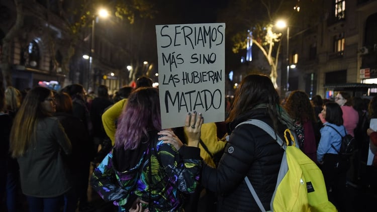 Las multitudinarias marchas contra los femicidios no se pueden realizar en cuarentena. Pero los asesinatos de mujeres crecen durante el confinamiento. (Franco Fafasuli)