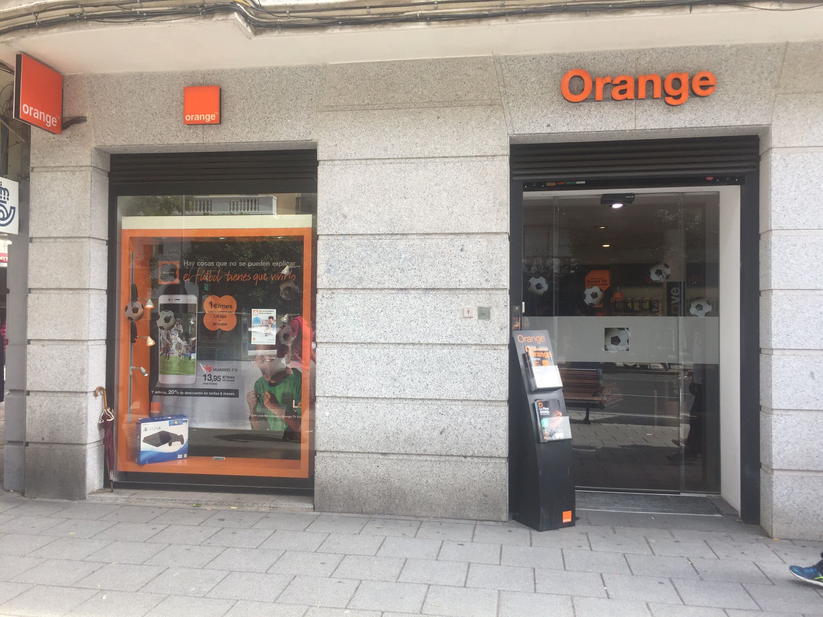 29-08-2017 Tienda de OrangePOLITICA EUROPA ESPAÑA ECONOMIA
