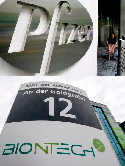 Los logotipos de las compañías Pfizer (arriba) y BioNTech (abajo). La farmacéutica estadounidense Pfizer y la firma alemana BioNTech desarrollan en fase 3 una vacuna contra COVID-19 (EFE/ Archivo) 