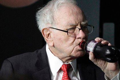 Buffett es un gran consumidor de Coca-Cola Cherry (Foto: AP)