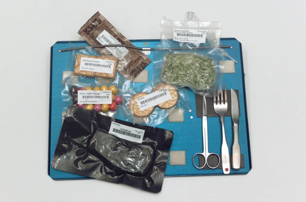 Los alimentos y cubiertos que utilizan los astronautas en el espacio (NASA)