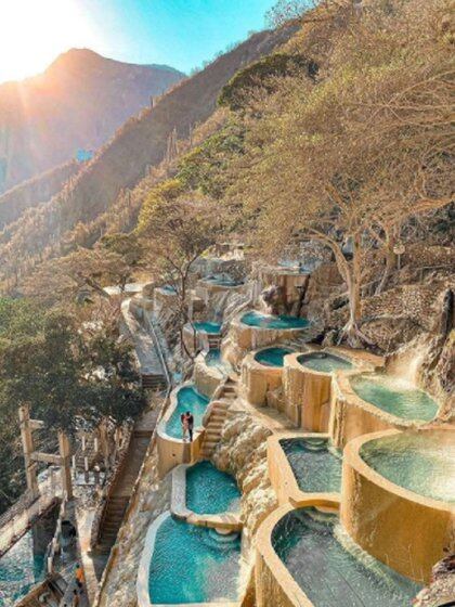 Las pozas de Tolantongo (Foto: Instagram @sasatraveling)