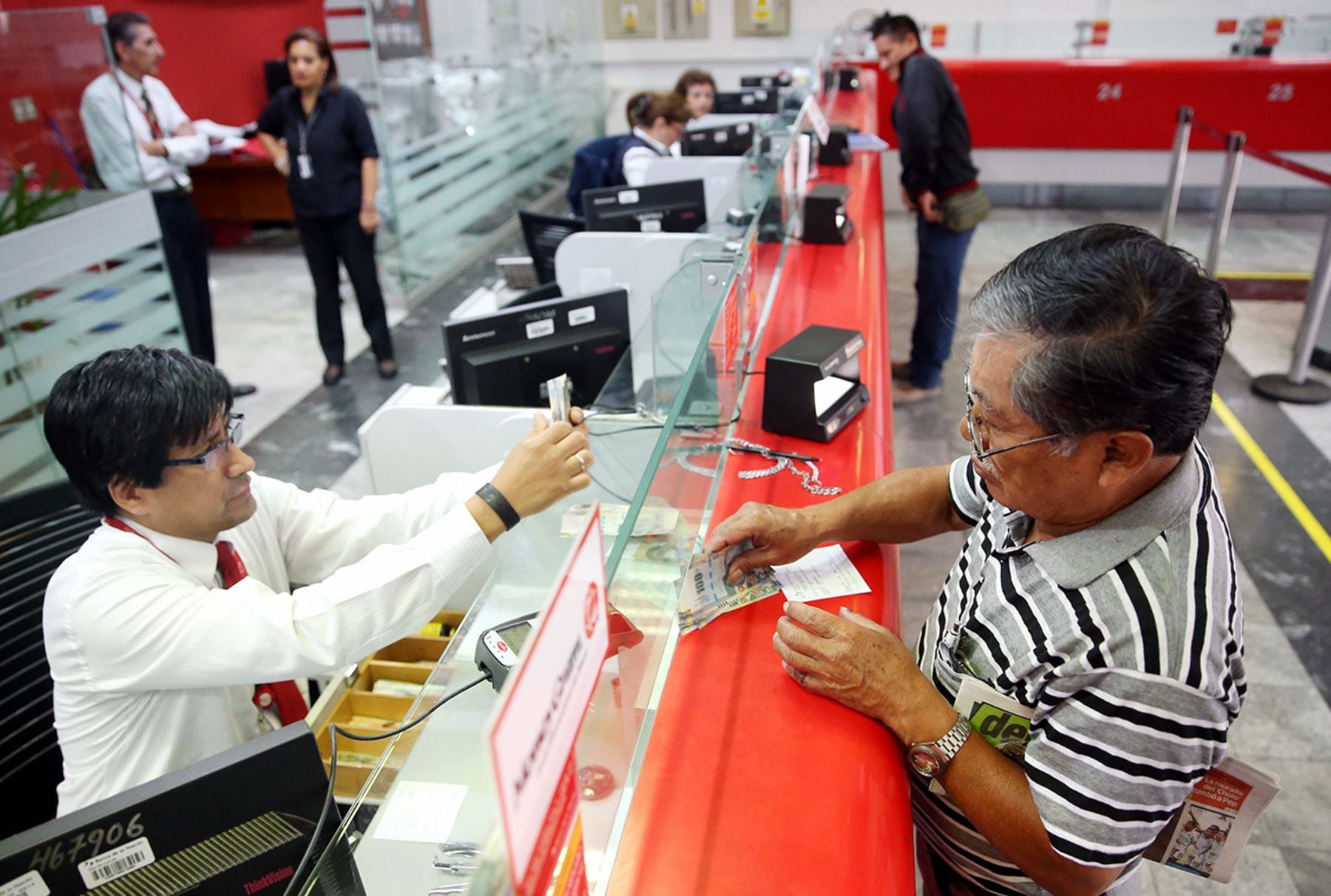 The Banco de la Nación will be open during its normal hours from 9:00 a.m. to 5:00 p.m. Photo: Andina/Melina Mejía
