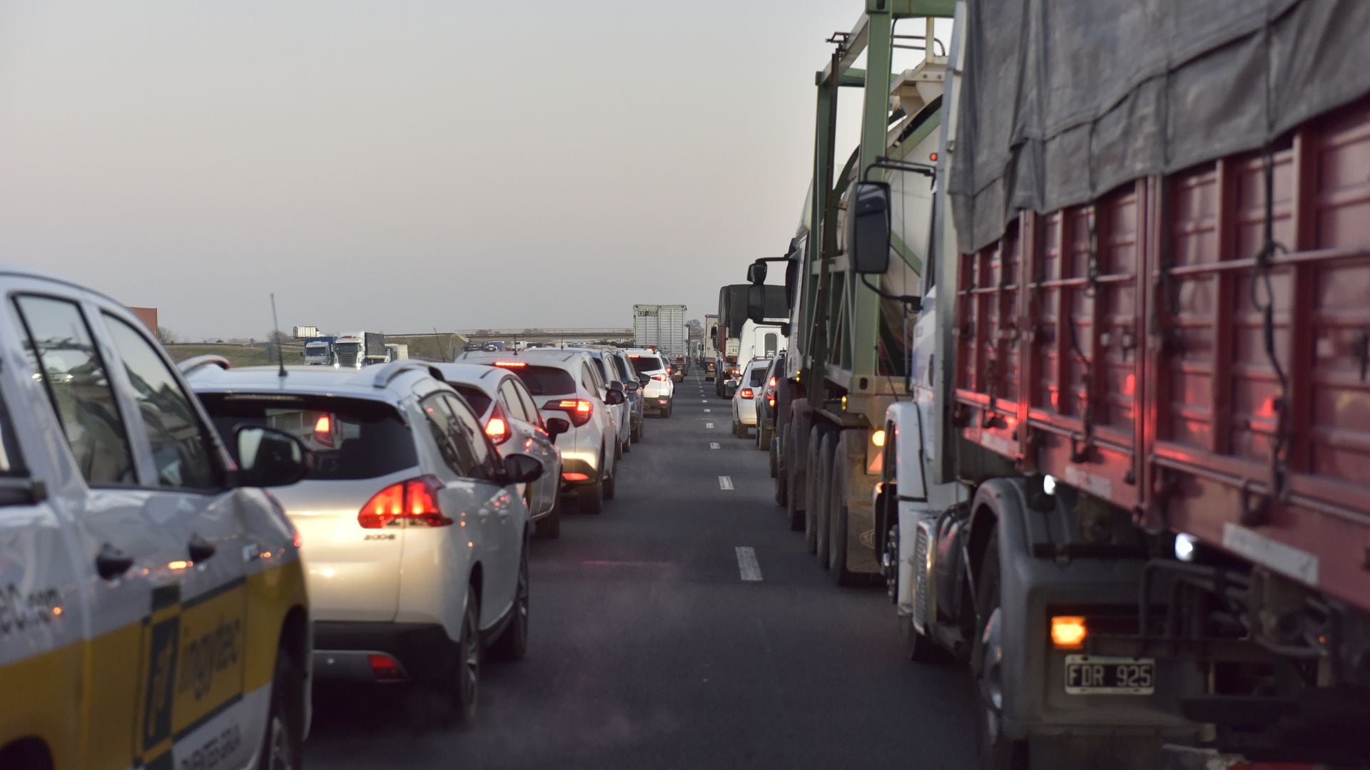 El sector del transporte ya vivió una crisis de abastecimiento el año pasado, como en esta imagen de San Nicolás,  provincia de Buenos Aires, de junio de 2022