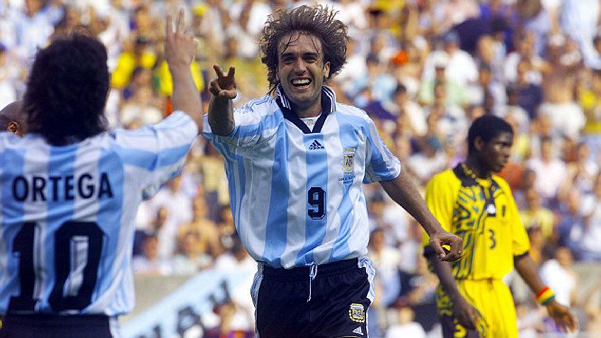 El Batigol se mantiene como máximo artillero histórico de Argentina en Copas del Mundo: convirtió 10 tantos en tres Mundiales (Reuters)