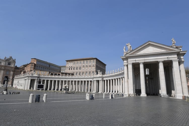 El Vaticano cerró la Plaza San Pedro por el coronavirus (REUTERS/Alberto Lingria)