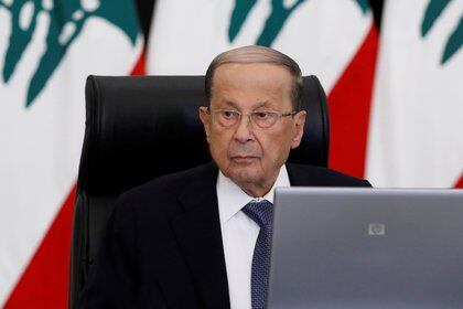 Lebanon's President Michel Aoun meets with Lebanese political leaders to present the plan aimed at steering the country out of a financial crisis, at the presidential palace in Baabda, Lebanon May 6, 2020. Dalati Nohra/Handout via REUTERS ATTENTION EDITORS - THIS IMAGE WAS PROVIDED BY A THIRD PARTY