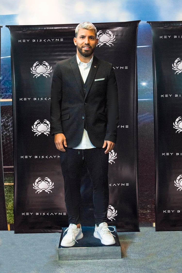El Kun Agüero con el nuevo traje de la Selección. Con zaptillas “ugly shoes”, la última tendencia también para los futbolistas