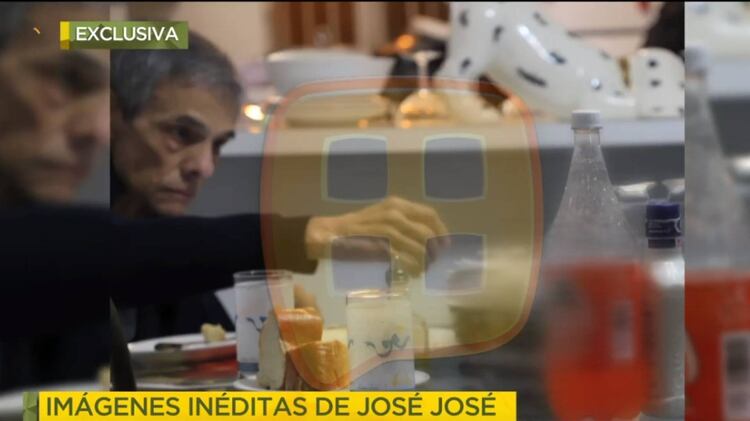 En su último cumpleaños, José José terminó en el hospital por neumonía (Foto: Captura de pantalla / TV AZTECA)