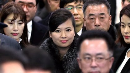 Hyon Song Wol, head of North Korea's Samjiyon Orchestra, arrives at a railway station in Gangneung, South Korea, January 21, 2017.   Kim In-cheol/Yonhap via REUTERS   ATTENTION EDITORS - THIS IMAGE HAS BEEN SUPPLIED BY A THIRD PARTY. SOUTH KOREA OUT. NO RESALES. NO ARCHIVE.