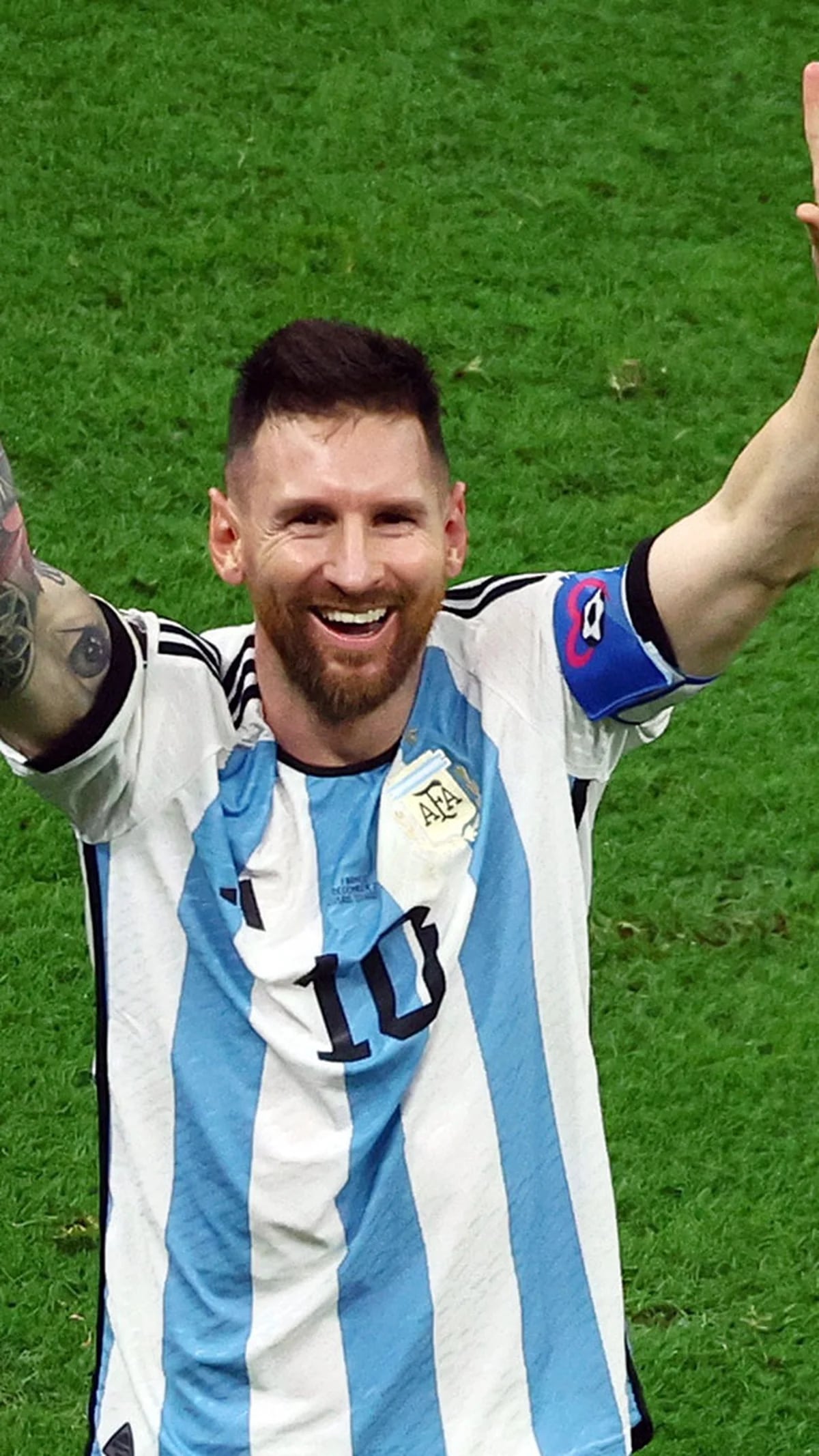 Lionel Messi: camiseta gigante del número 10 vuela sobre Argentina