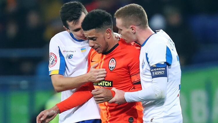 El futbolista terminó llorando en el campo de juego (Reuters)