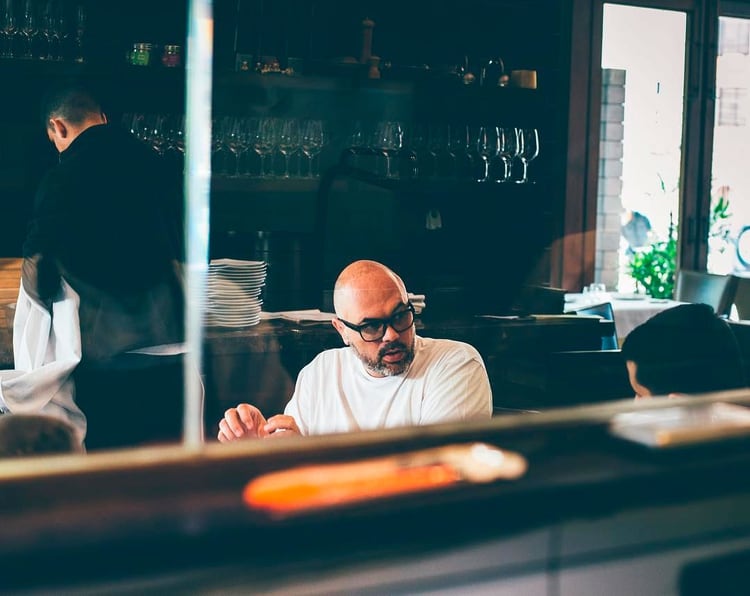 “Los patrones de consumo han cambiado por completo -explicó el chef- y los menús que ofrecen hoy los restaurantes ni siquiera se asemejan a lo que alguna vez ofrecieron