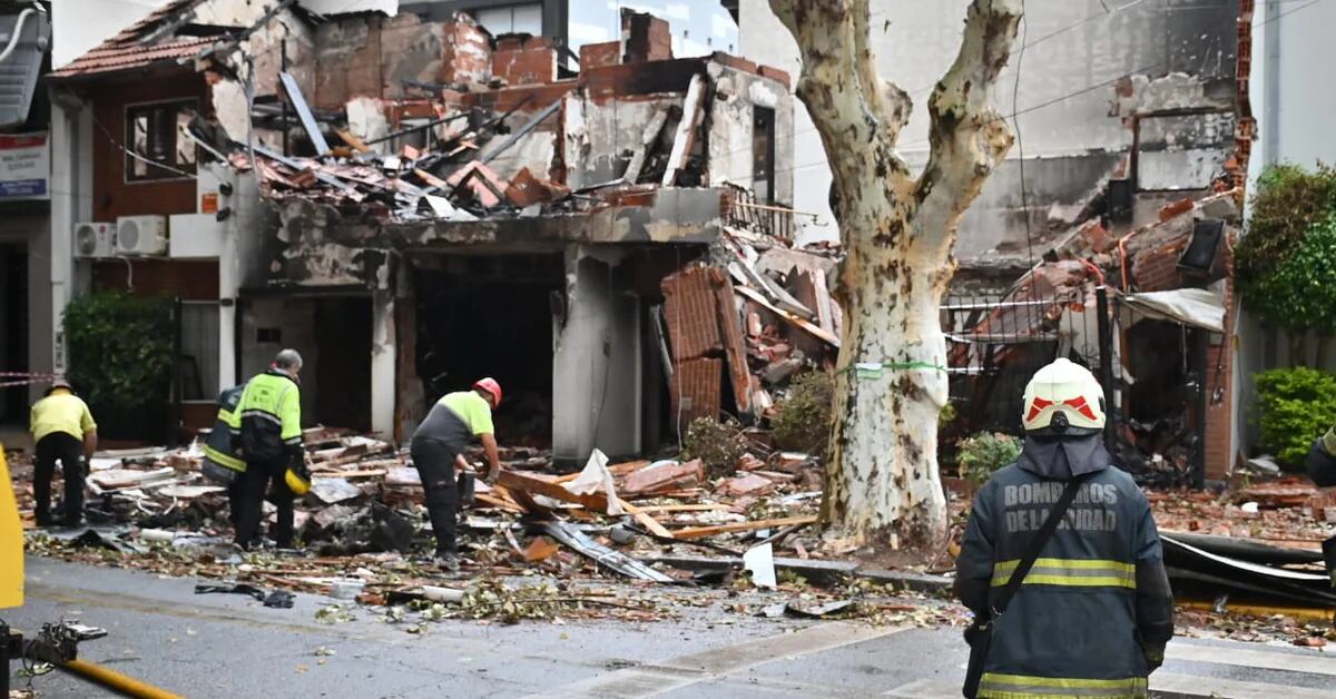 The danger of collapse persists on the Villa Devoto property where the explosion occurred