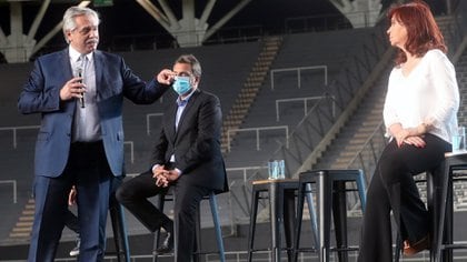 Alberto Fernández y Cristina Kirchner en el último acto en La Plata con Axel Kicillof y Sergio Massa