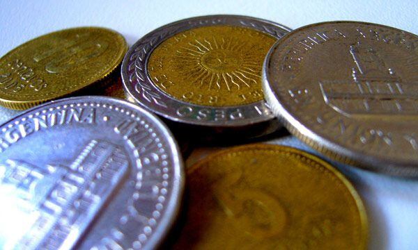 Algunos ponen el “precio por kilo” para comprar una mezcla de monedas de todas las denominaciones