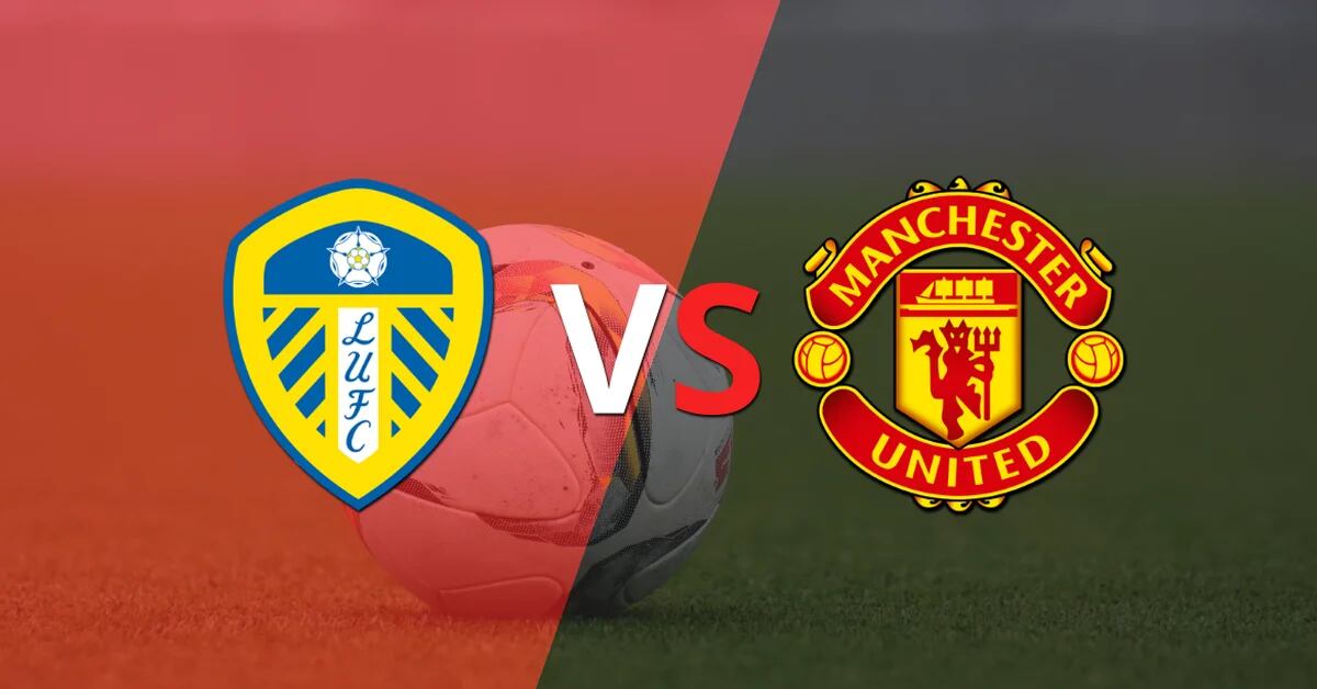 0-0 draw early in the second half between Leeds United and Manchester United