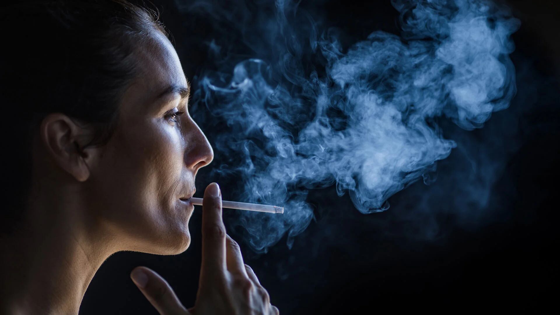 Las personas que fuman un paquete, o más, de cigarrillos al día tienen el doble de probabilidades de desarrollar cáncer de vejiga que quienes fuman menos de medio paquete al día (Getty)