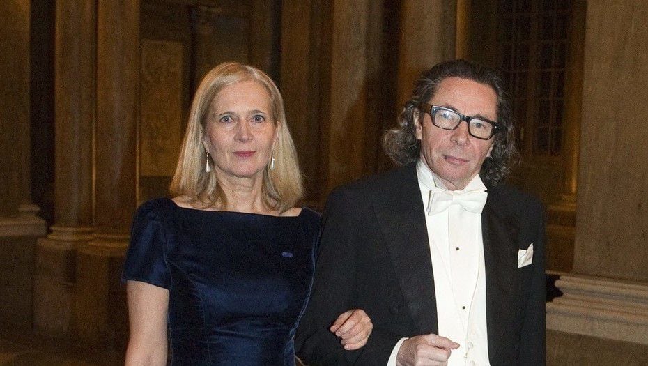 Jean-Claude Arnault está casado con la poetisa y también miembro de la Academia Katarina Frostenson