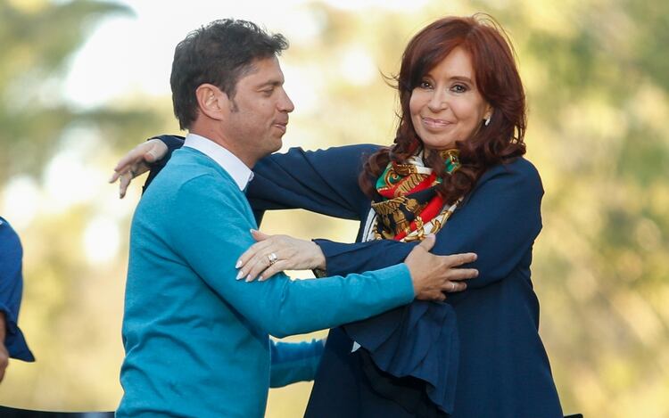 Axel Kicillof y Cristina Kirchner, en uno de los últimos actos de la pasada campaña, en La Plata (Nicolás Aboaf)