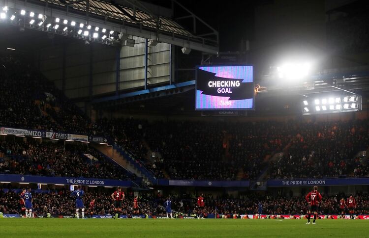 El VAR se utiliza en todos los torneos de FIFA y en competiciones como la Champions League y la Copa Libertadores (Reuters)