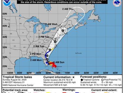El reporte de las 9 GMT del Centro Nacional de Huracanes, sobre la trayectoria de Isaías