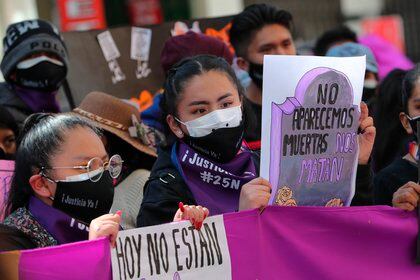 Bolivia registró 113 feminicidios en 2020 y en los últimos 7 años ha tenido un promedio anual de 110 casos, según organizaciones feministas. EFE/Martín Alipaz/Archivo
