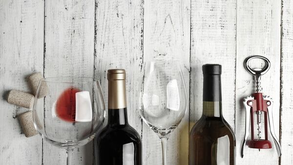 El vino comparte características nutricionales con los alimentos (Shutterstock)