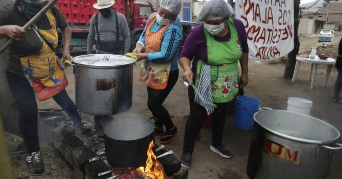 Common pots in Lima use S/3.60 to cover three meals per day per person