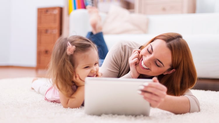 Los adultos deben conocer más y mejor las tecnologías que manejan sus hijos (Getty)