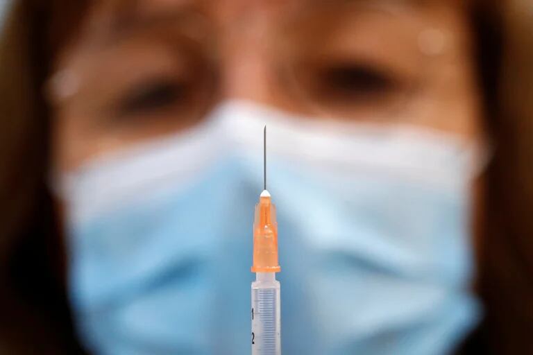  Los investigadores indicaron que la caída en la expectativa de vida se vio relacionada con la aceptación de las vacunas 