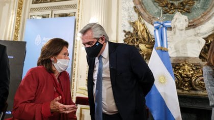 Alberto Fernández y Elena Highton de Nolasco durante la presentación de la reforma judicial en la Casa Rosada