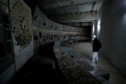 Reacciones de fisión siguen ardiendo nuevamente en masas de combustible de uranio enterradas en lo profundo de una sala del reactor que explotó - REUTERS/Gleb Garanich 