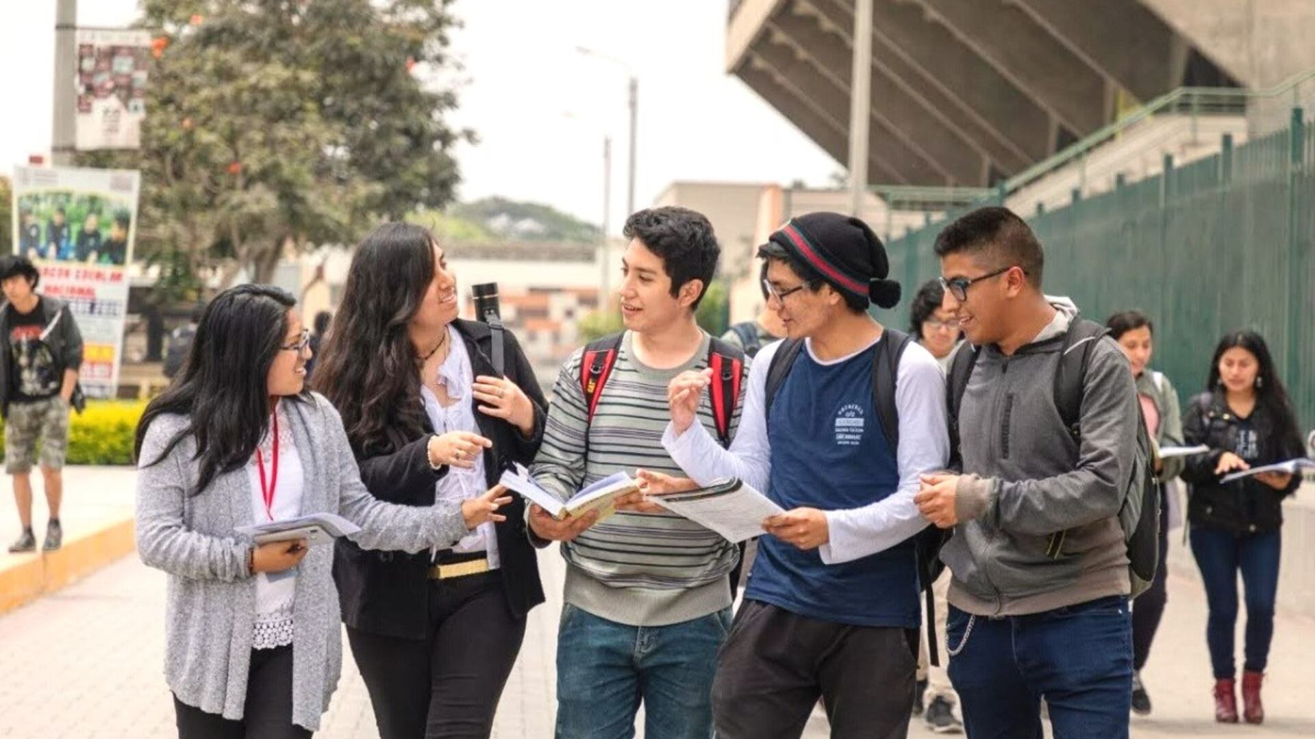 Con la reforma universitaria, actualmente más de 1.1 millón de estudiantes recibe una educación con condiciones básicas de calidad.