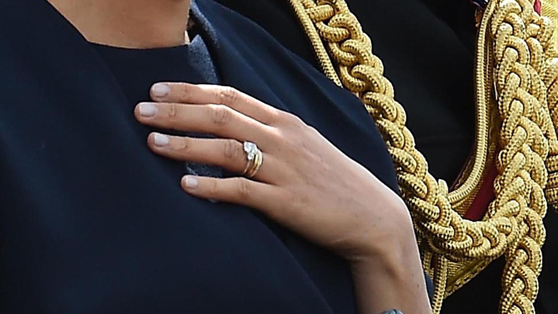 Los tres anillos que normalmente utiliza la duquesa (Foto: Grosbygroup)