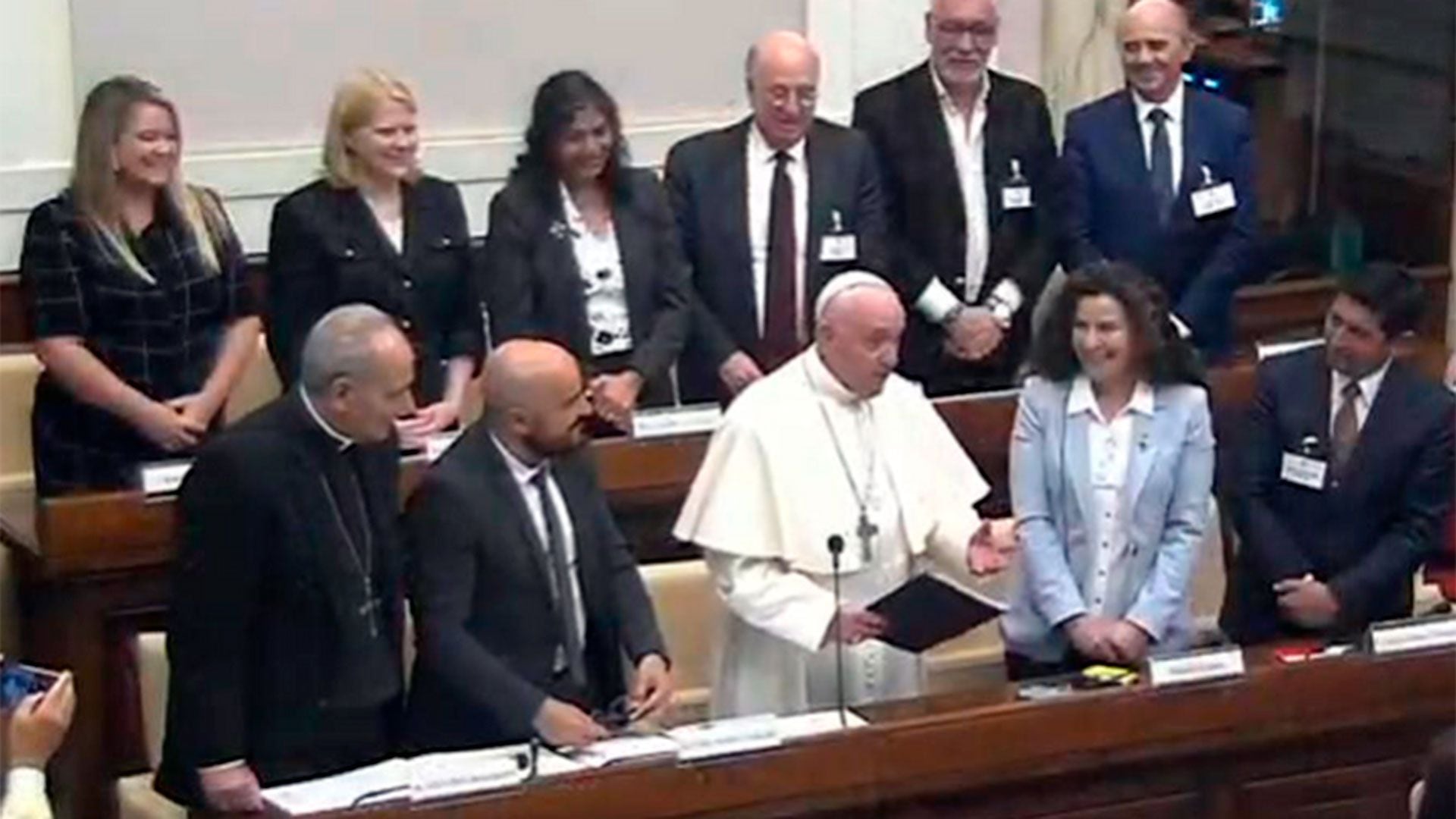 El Papa Francisco junto a jueces de la Copaju