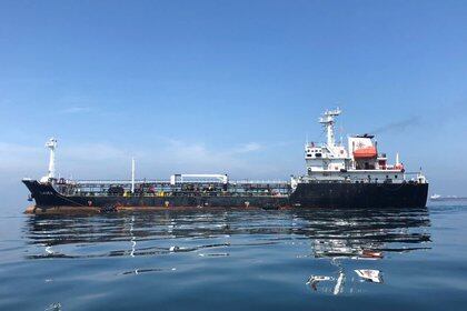 FOTO DE ARCHIVO. Imagen referencial de un barco petrolero, frente a las costas de Puerto La Cruz, Venezuela. 19 de julio de 2018. REUTERS/Alexandra Ulmer