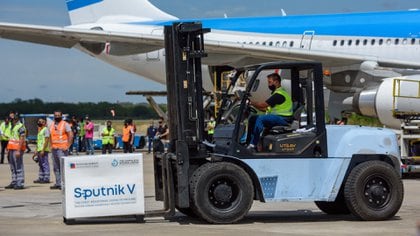 La aeronave tocó suelo argentino antes de los previsto (Adrián Escandar)