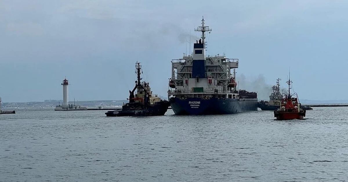L’Ucraina ha annunciato l’uscita dal porto di Odessa della prima nave carica di 26mila tonnellate di grano