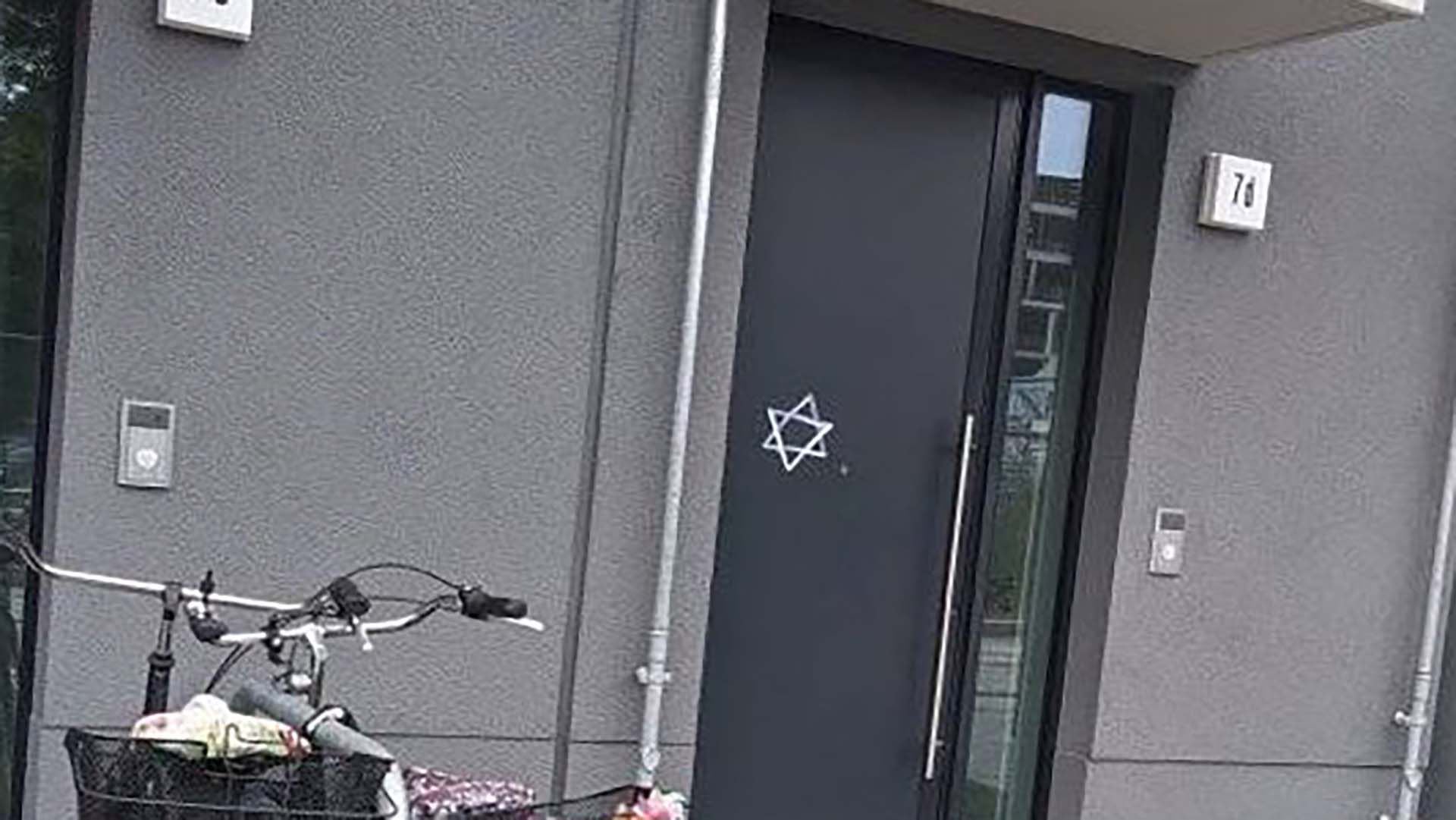 Estos actos de vandalismo recuerdan las persecuciones que los judíos sufrieron bajo el régimen nazi.