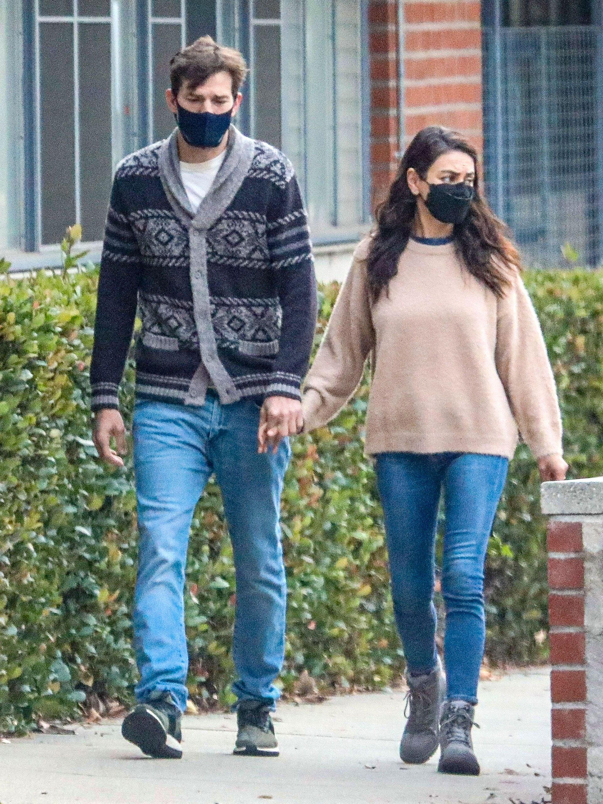 Celebrities in one click 221121