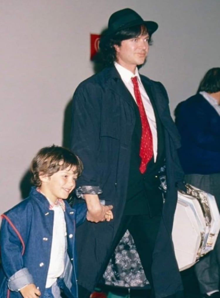 El artista con su hijo (Foto: Facebook Camilo Blanes)