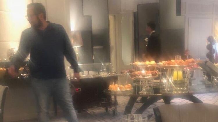 Juan RamÃ³n LÃ³pez BeltrÃ¡n, el hijo mayor del presidente electo de MÃ©xico, fue captado en el lujoso hotel Villa Magna, de Madrid (Foto: Especial)