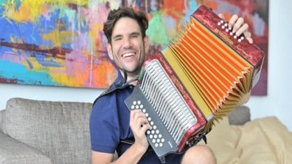 Vallenato accordionist and musician Juancho De la Espriella was the victim of a millionaire robbery in the company of his family / (Elvallenato.com).