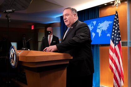U.S. Secretary of State Mike Pompeo arrives to speak during a media briefing at the State Department in Washington, U.S., November 10, 2020. Jacquelyn Martin/Pool via REUTERS