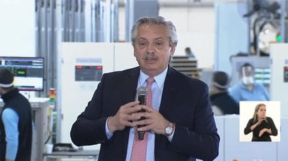 Alberto Fernández encabeza el anuncio de inversiones en el complejo industrial Visuar