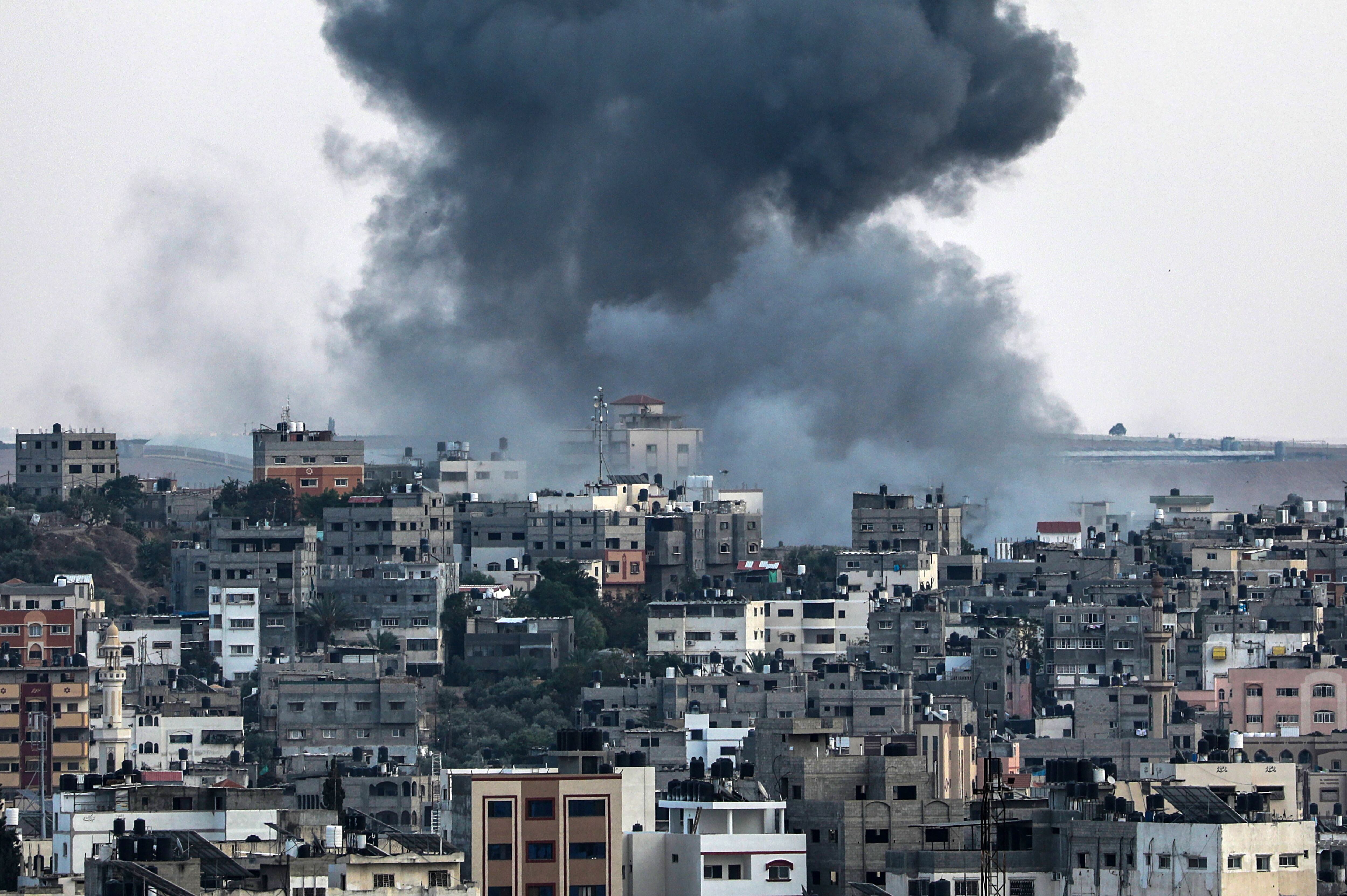 Israel atacó  un “centro de mando terrorista de Hamas" en Gaza. (EFE/EPA/MOHAMMED SABER)
